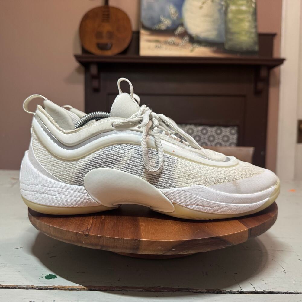 Adidas D.O.N. Issue #6 Mens Size 10 White Silver Metallic Sneaker Shoes
